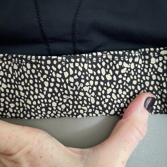 Varley Edris Sports Bra Mixed Pebble Size XS Black Cream Dot Print Cute Chic Gym - Picture 14 of 16